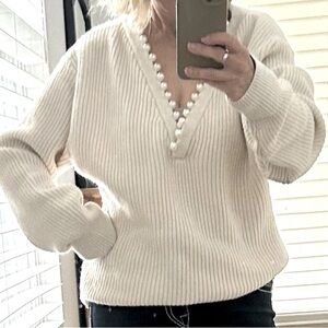 Elegant White/Cream V-Neck Pearl Embellished Sweater XL